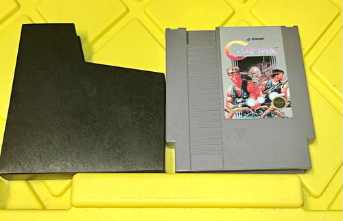 Konami contra nintendo nes - contra,