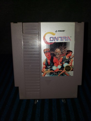 Cartuccia videogioco contra - videogioco,