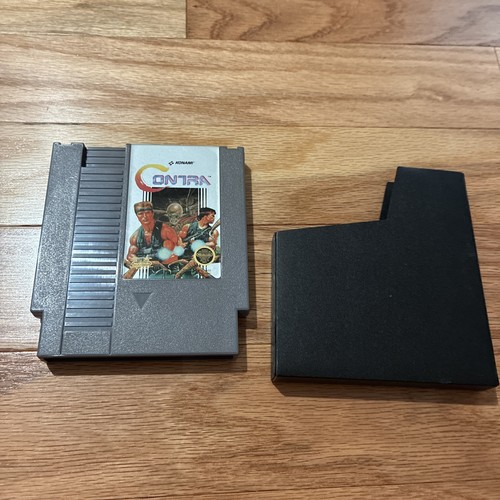 Cartuccia videogioco contra - cartuccia,